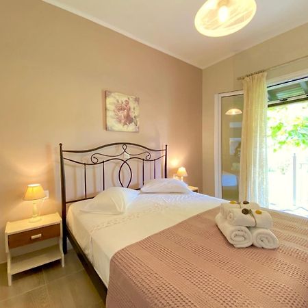 Asteraki Beach House By Dadovillas アカラヴィ エクステリア 写真
